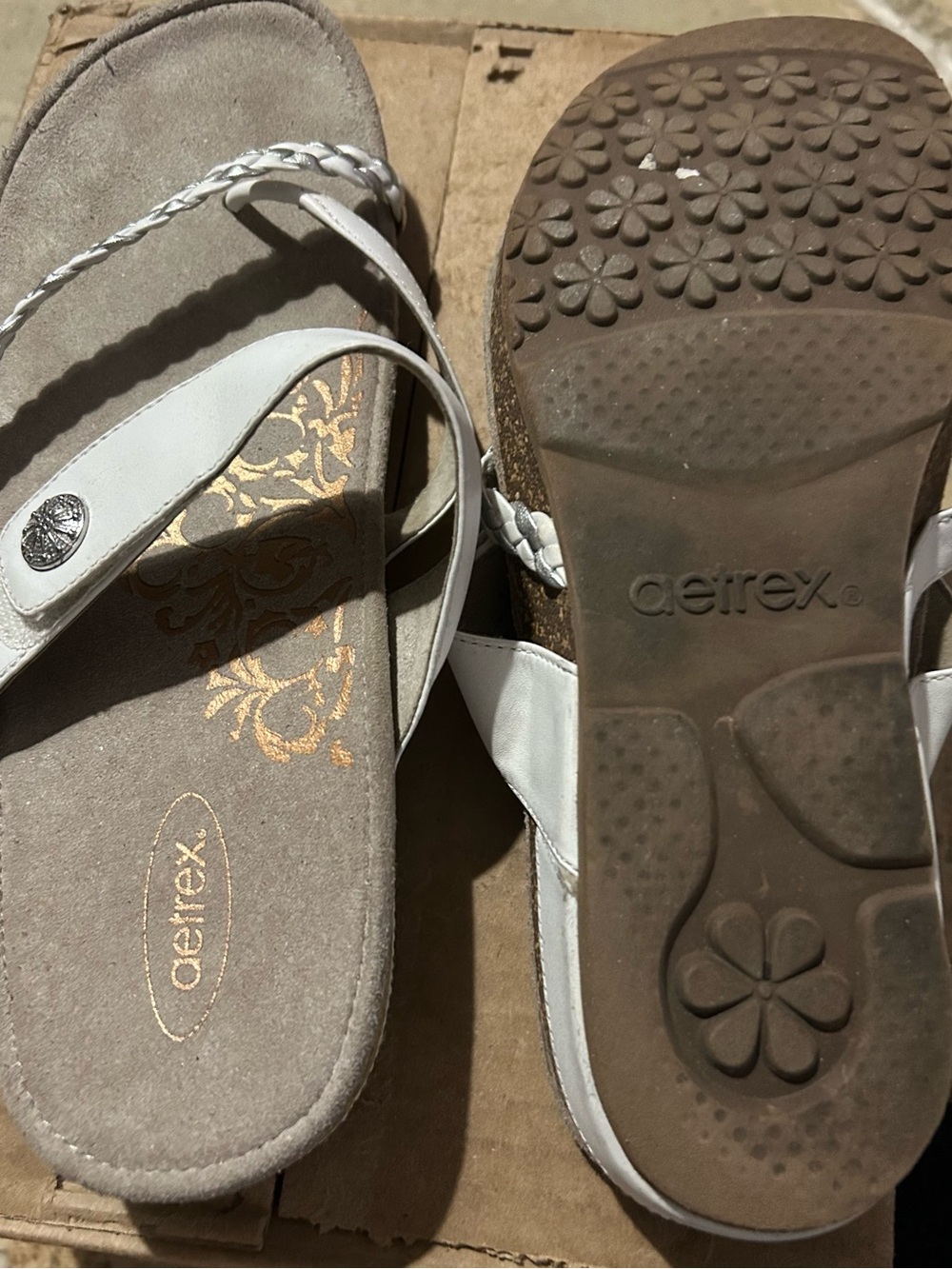 Aetrex Women’s White Braided Strap Sandals with Floral Footbed Detail - Picture 2 of 3